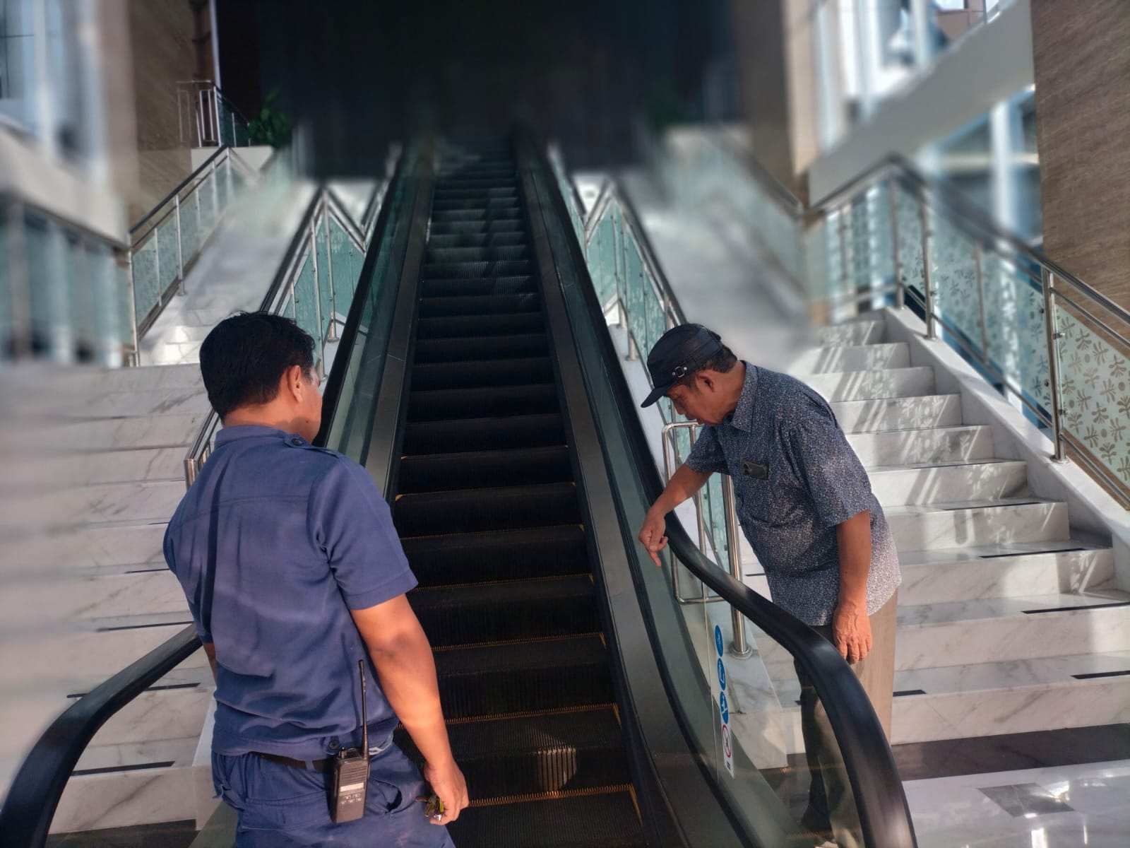 Pemeriksaan Visual dan Pengujian K3 Eskalator Hotel Santika Gunungkidul